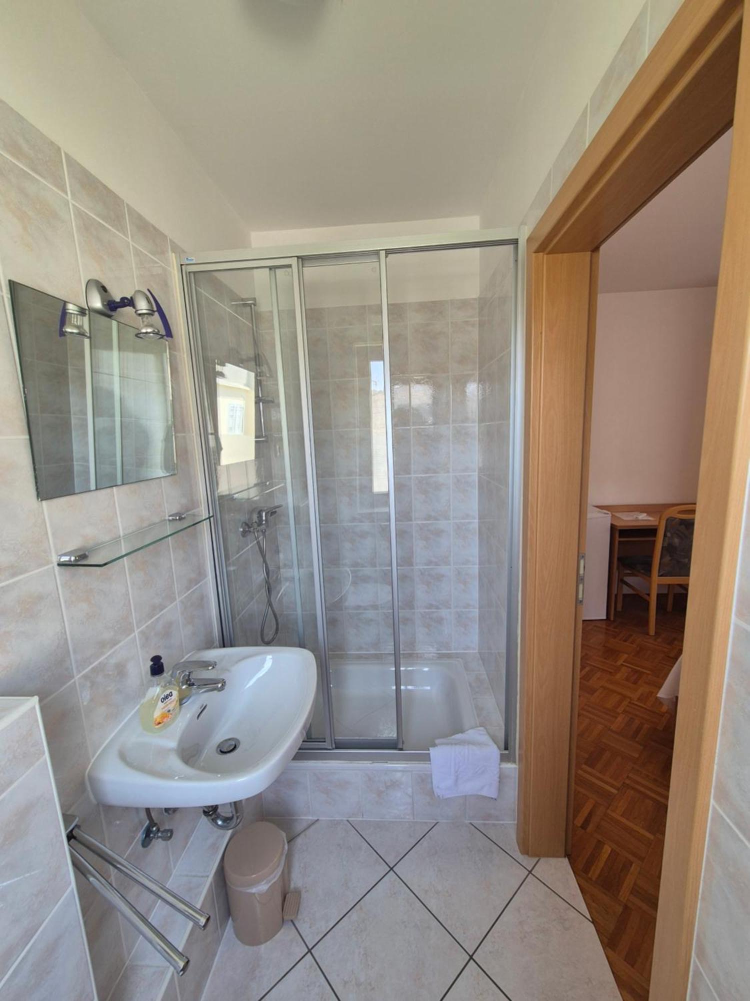 דוגי ראט Apartments And Rooms Mamic מראה חיצוני תמונה