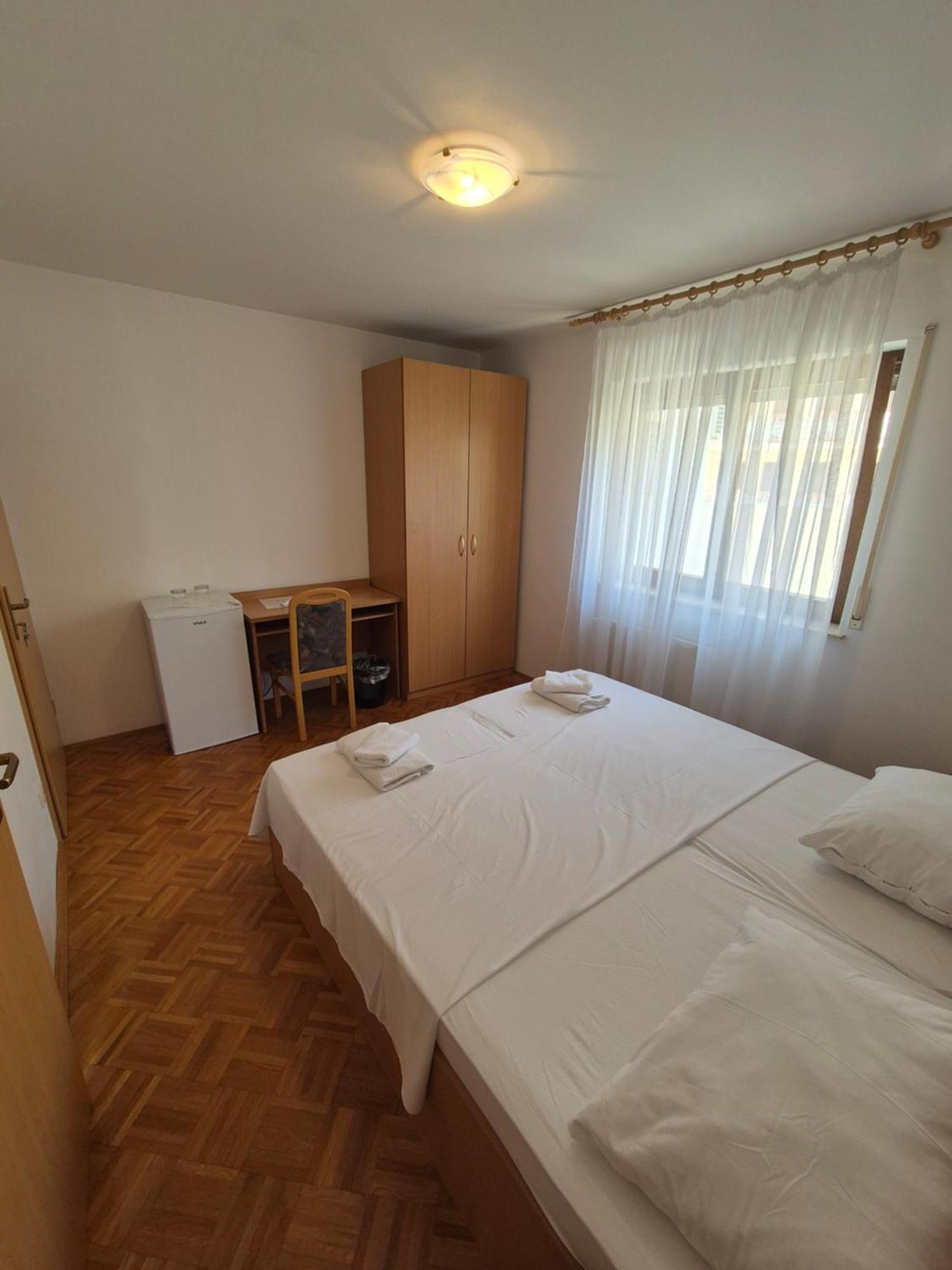 דוגי ראט Apartments And Rooms Mamic מראה חיצוני תמונה