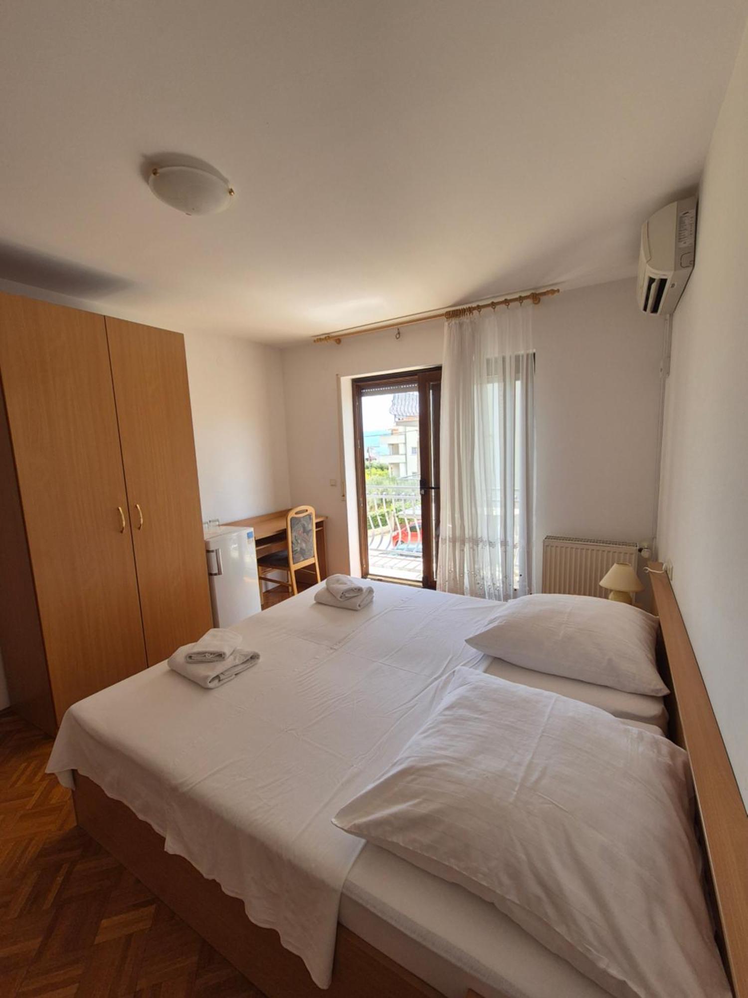 דוגי ראט Apartments And Rooms Mamic מראה חיצוני תמונה