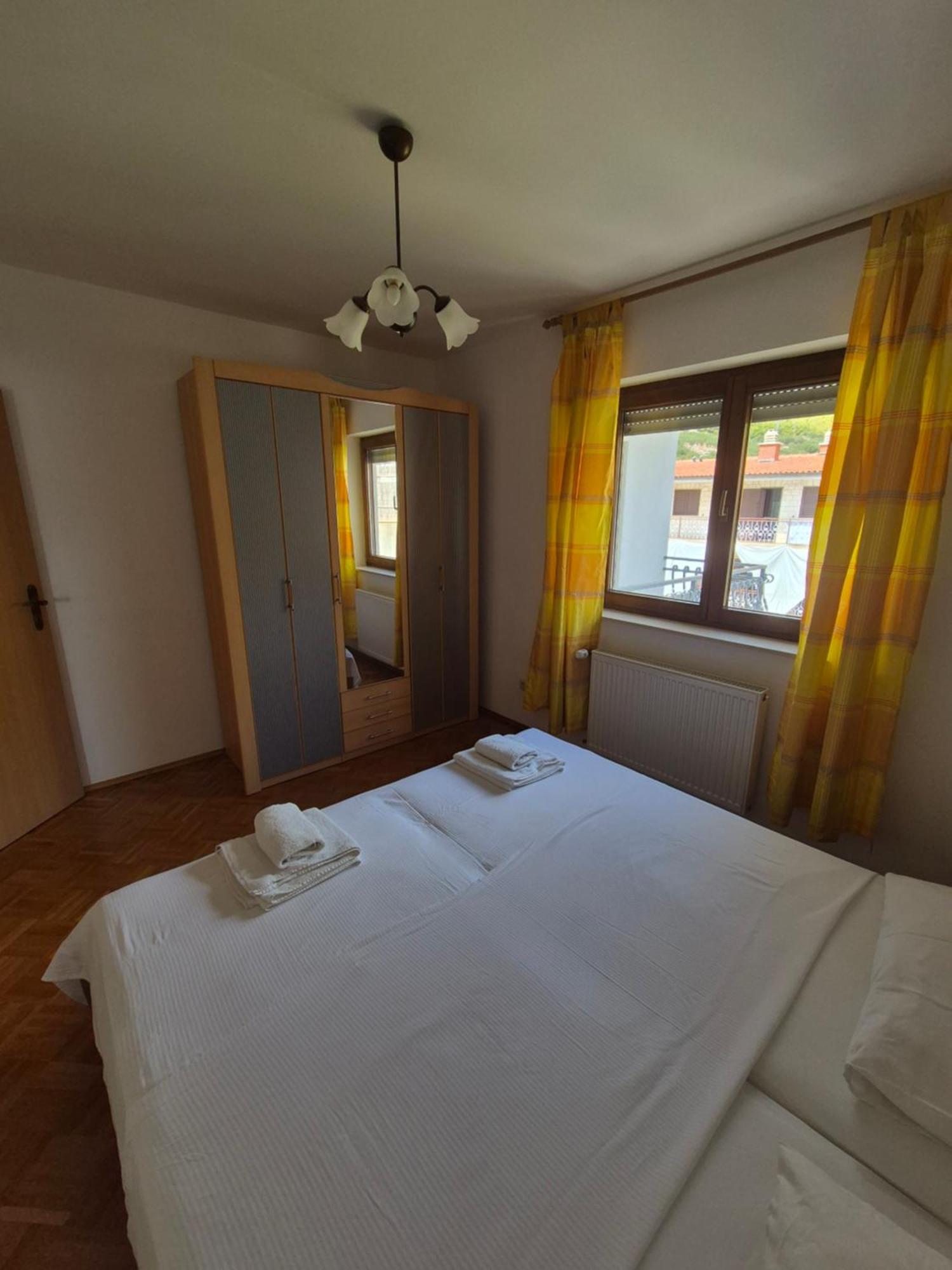 דוגי ראט Apartments And Rooms Mamic מראה חיצוני תמונה