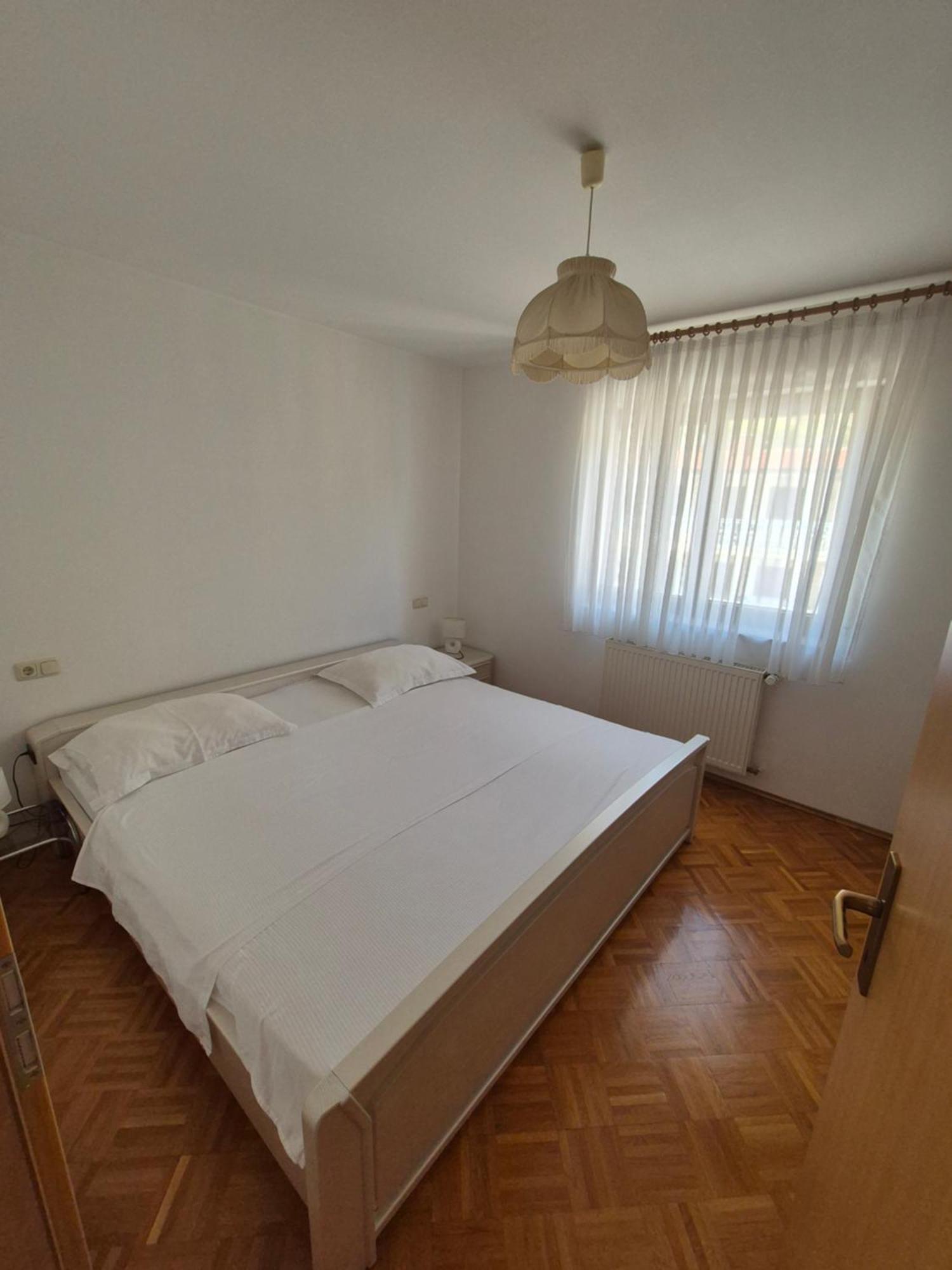 דוגי ראט Apartments And Rooms Mamic מראה חיצוני תמונה