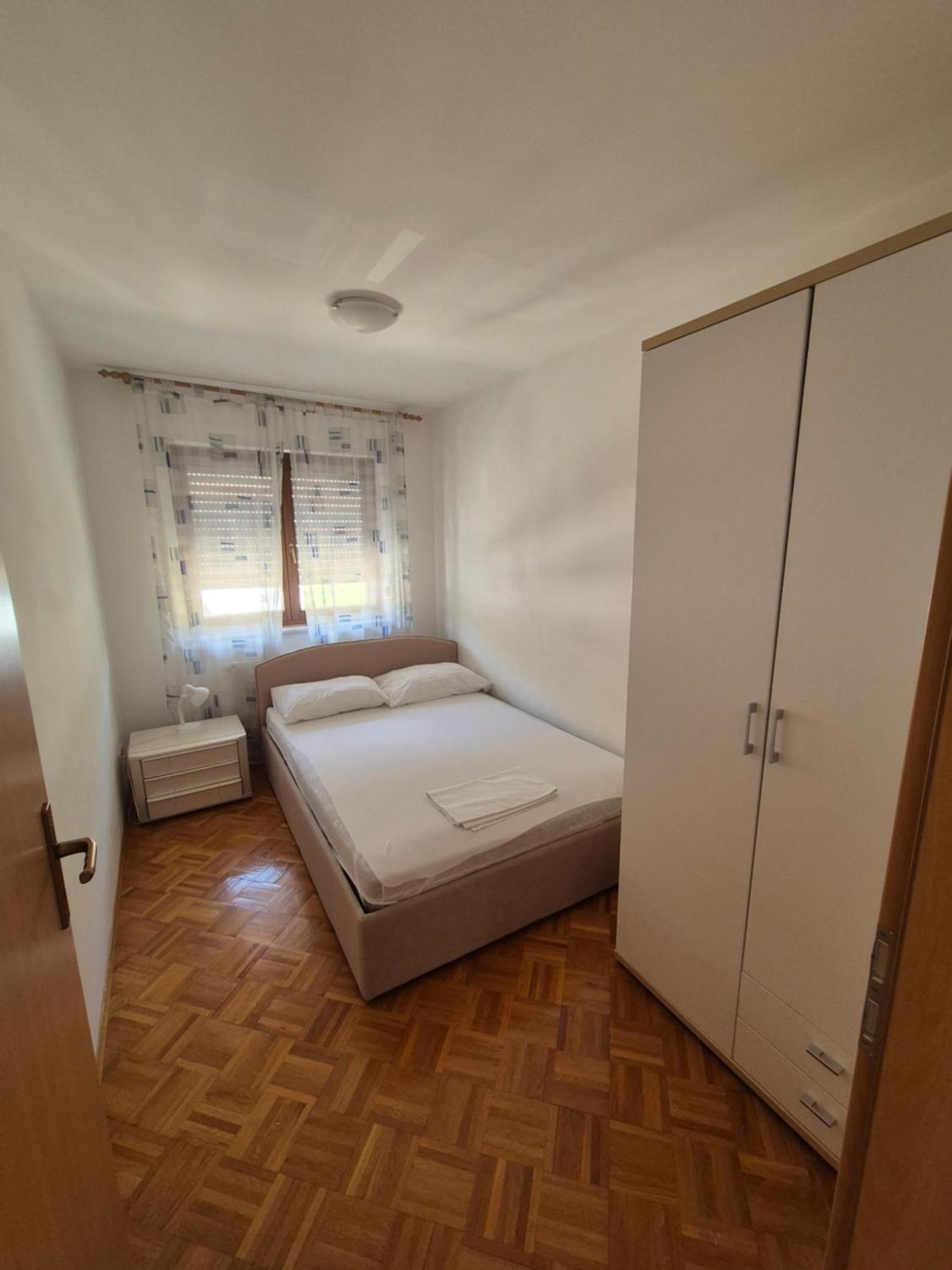 דוגי ראט Apartments And Rooms Mamic מראה חיצוני תמונה