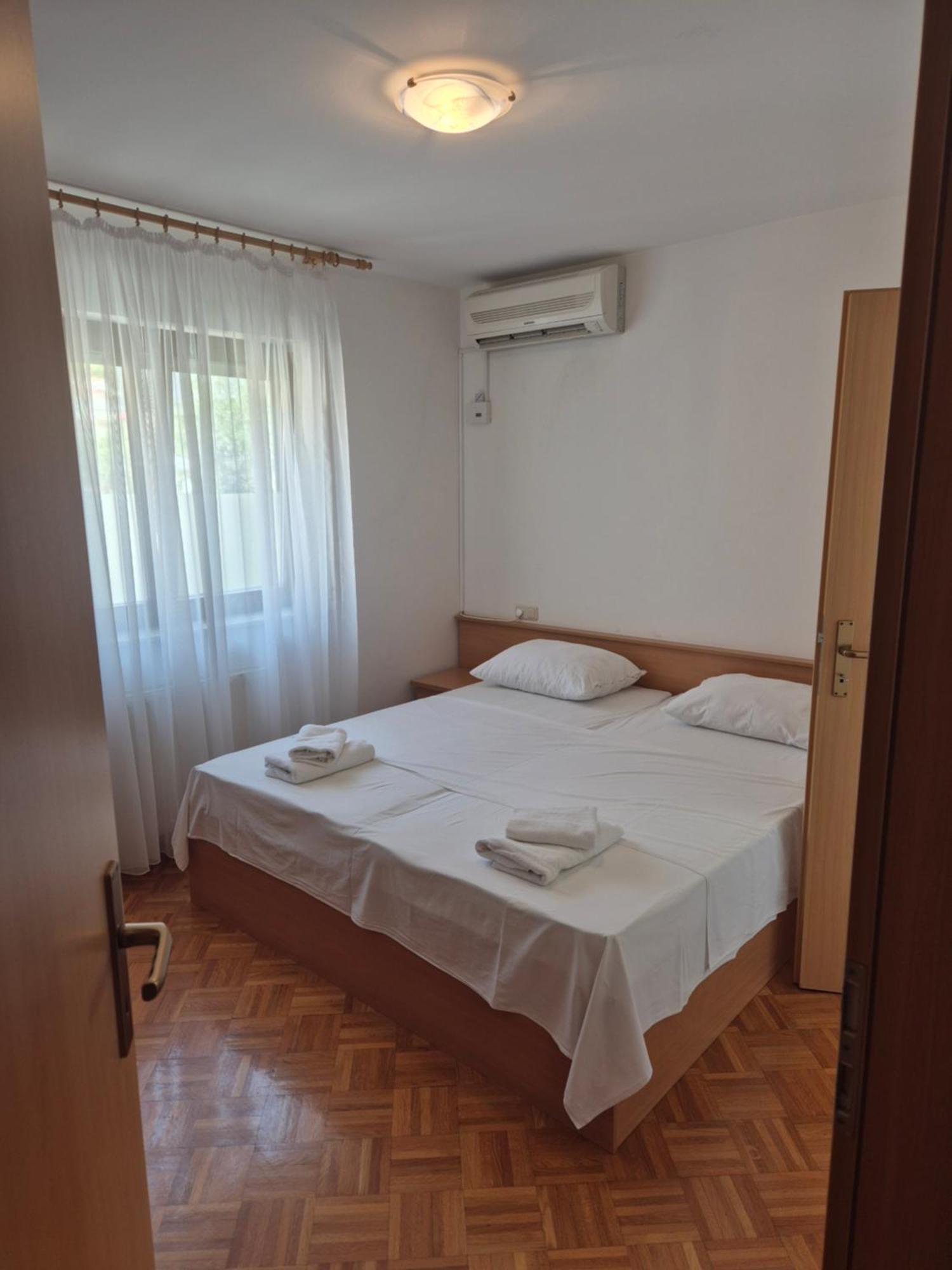 דוגי ראט Apartments And Rooms Mamic מראה חיצוני תמונה